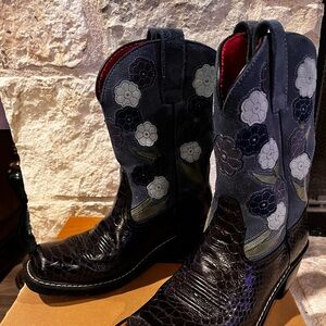 Ariat Women's Floral Embroidered Cowboy Boots - Black and Blue